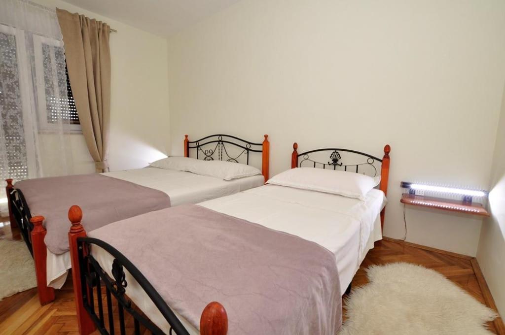 Apartments Gabi โอมิช ภายนอก รูปภาพ