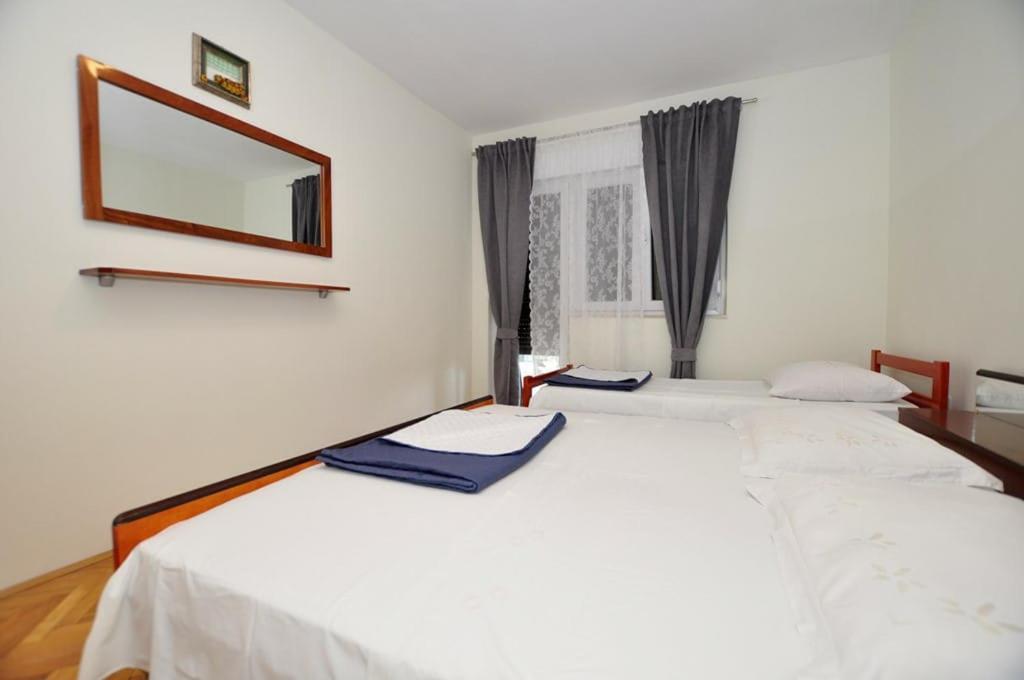 Apartments Gabi โอมิช ภายนอก รูปภาพ