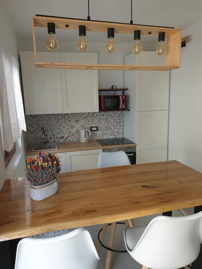Apartments Gabi โอมิช ภายนอก รูปภาพ