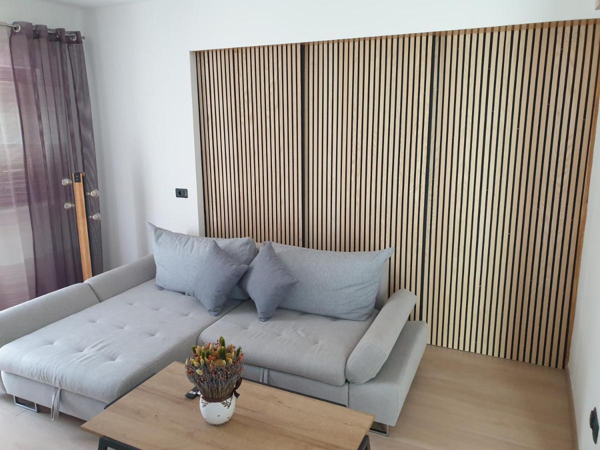 Apartments Gabi โอมิช ภายนอก รูปภาพ