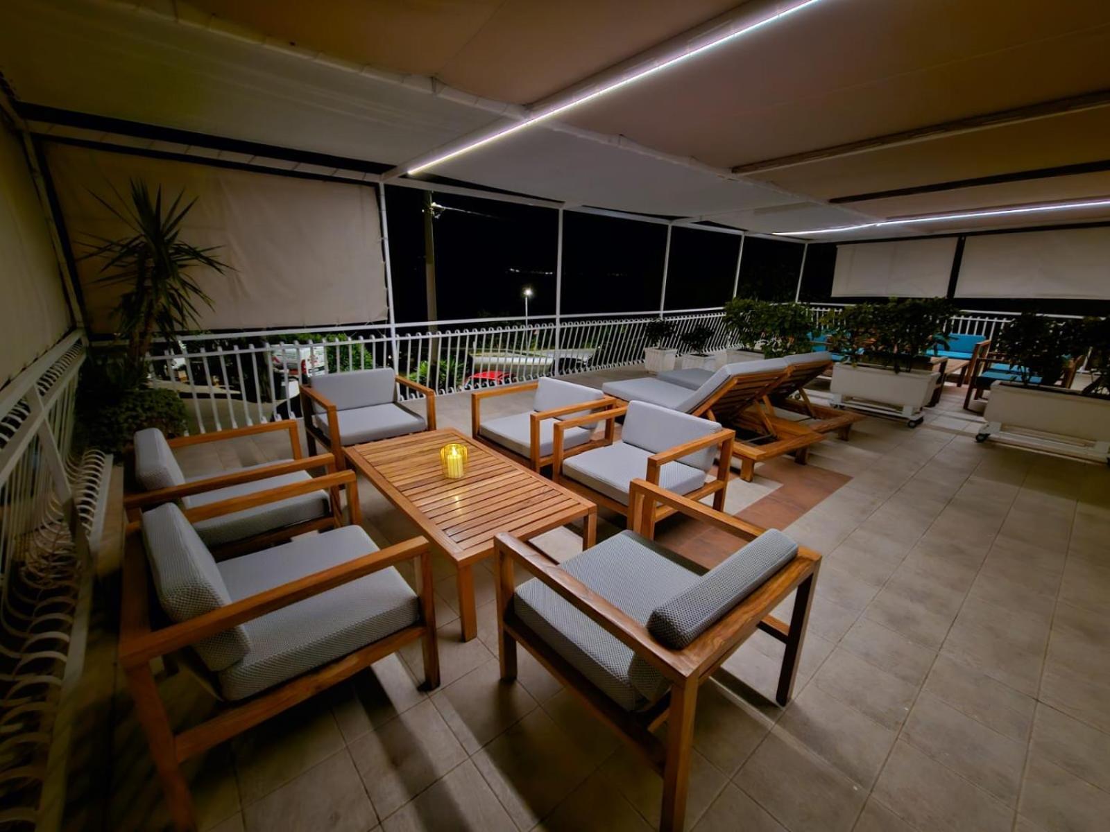 Apartments Gabi โอมิช ภายนอก รูปภาพ