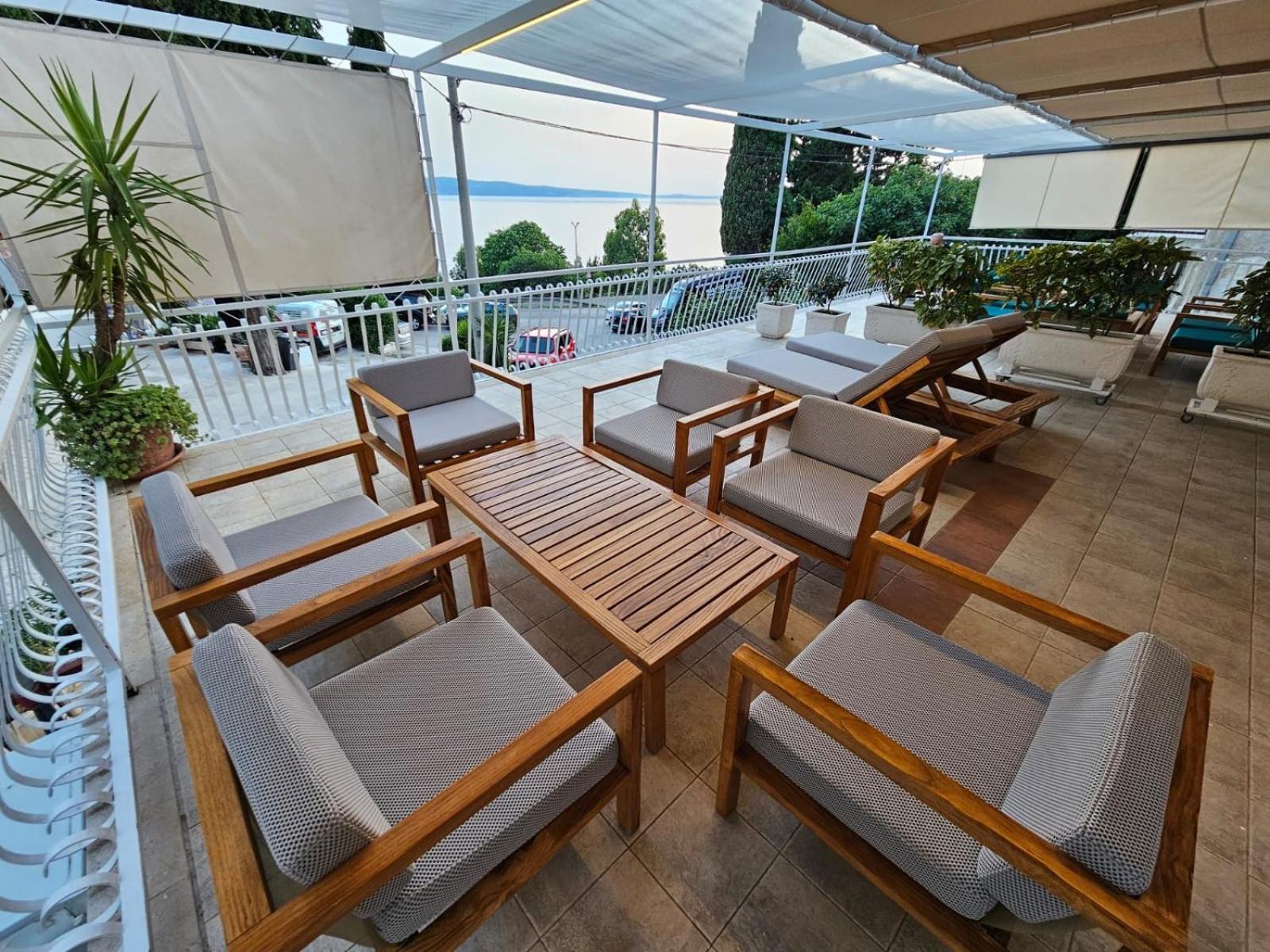 Apartments Gabi โอมิช ภายนอก รูปภาพ